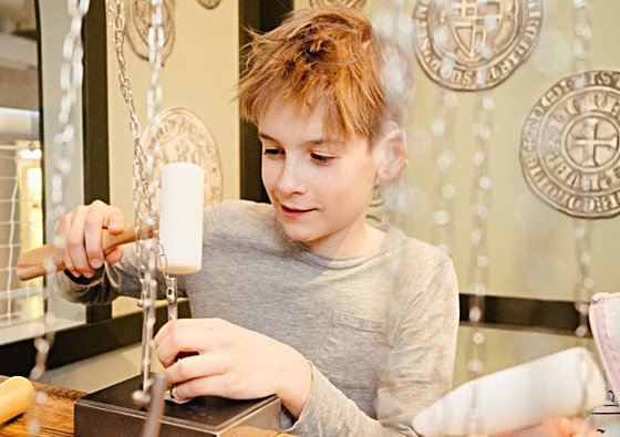 junges-musuem-frankfurt-main-ausstellung-damals-1410