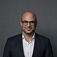 red-hat-gregor-von-jagow